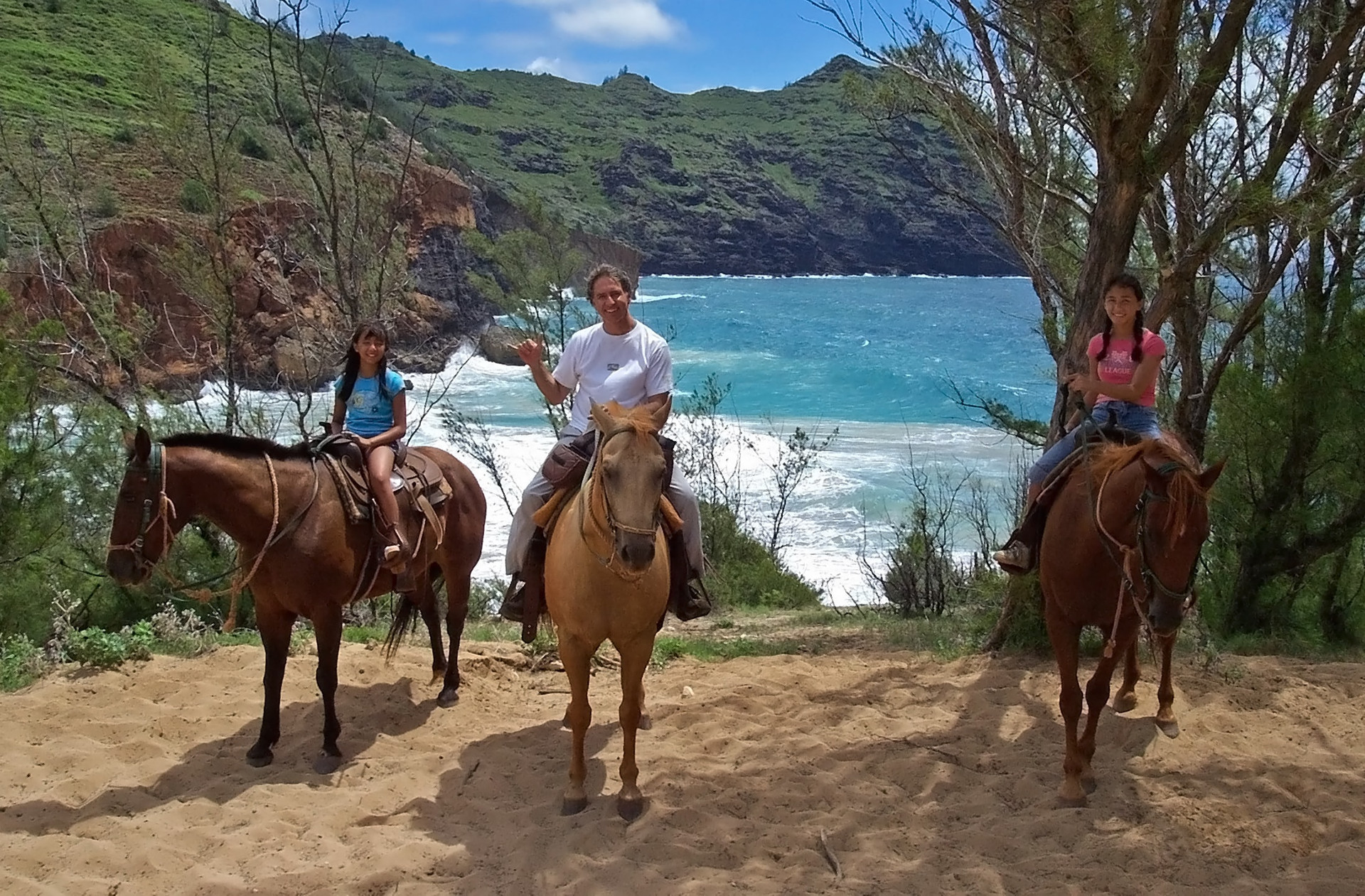 horseback-riding-in-oahu-hawaii-ilovehawaii